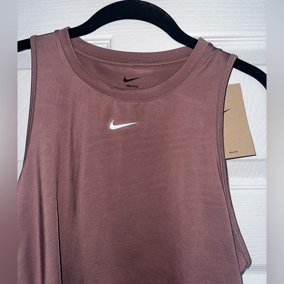 Nike Women's Dri-FIT Cropped Tank Top - Picture 2 of 7